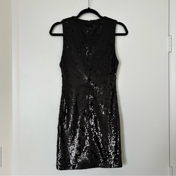 Alice + Olivia Sequin Strapless Round Neck Halter Sequin Black Dress - Picture 3 of 5